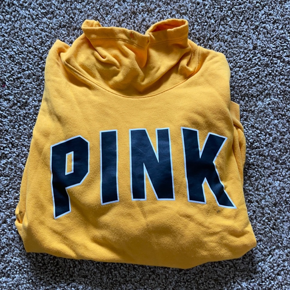 PINK Sweatshirt